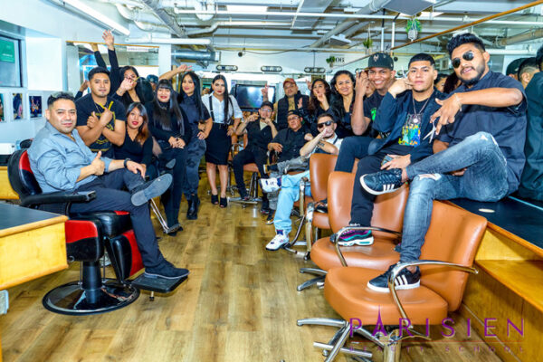 Clases de barbería en Nueva York, parisién beauty school barber class